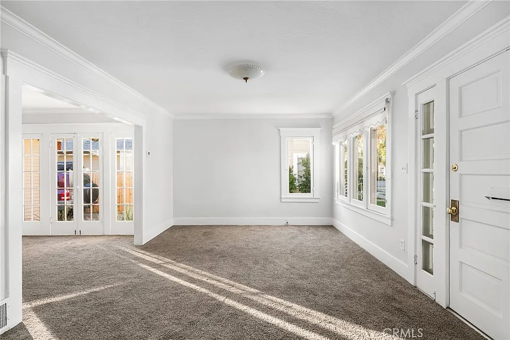 3 bed, 1934 sqft, $4,950 — Photo 4