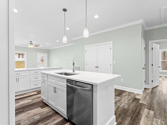 5th image of 1948 Redwood Rd SE