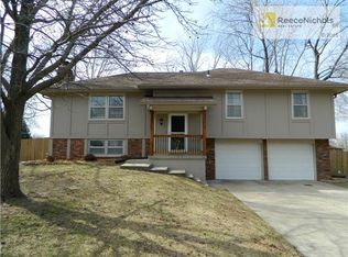 316 N High Dr, Raymore, MO 64083