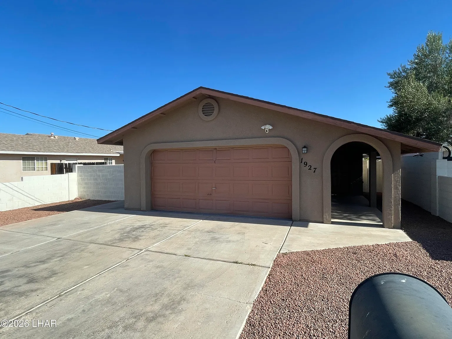 3 bed, 2.0 bath, 1204 sqft, $1,600 — Photo 1