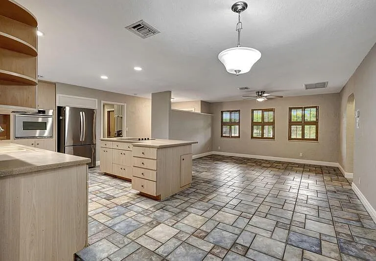 1402 Cormorant Rd — Photo 10