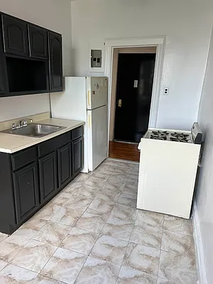 Rented by Avi Beluca, LREB | media 6