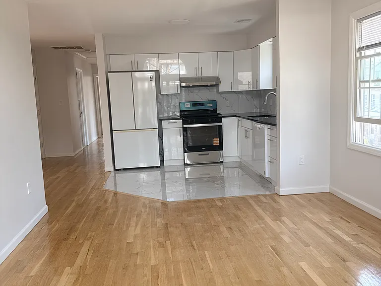 322 Baldwin Ave #3 — Photo 3