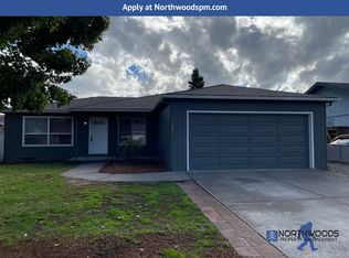 456 Mace Rd, Medford, OR 97501