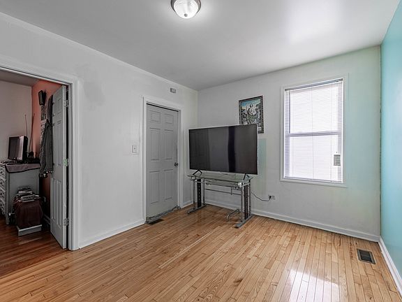 4th image of 4106 W Ogden Ave