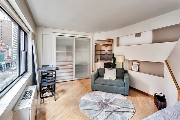 Sold by The Bamberger Group | media 3
