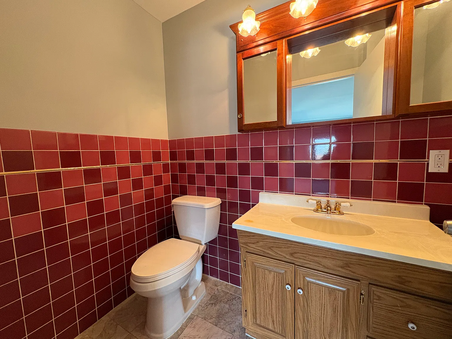 3 bed, 2800 sqft, $2,800 — Photo 3