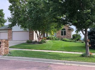 2201 E Byrum Cir, Brandon, SD 57005