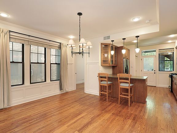 5th image of 1324 Central St APT 1E