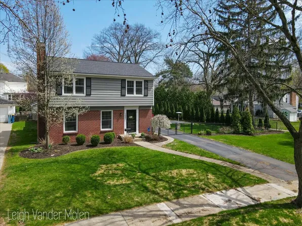 1042 Floral Ave SE, East Grand Rapids, MI 49506