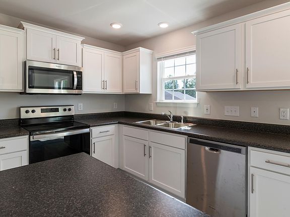 3rd image of 4904 Black Forest Dr