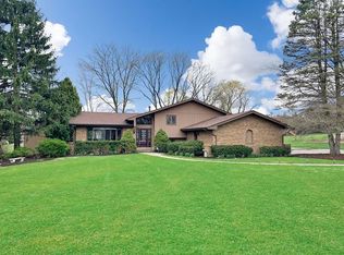 25401 W Cuba Rd, Barrington, IL 60010