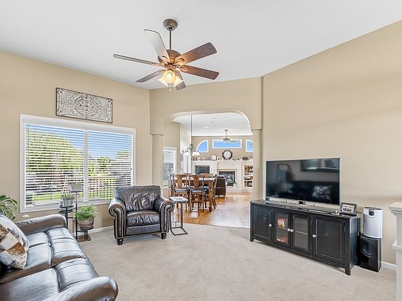 3rd image of 8905 W Silver Hollow Ct