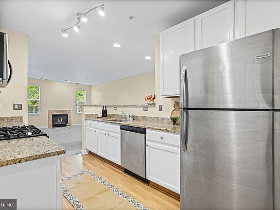 5th image of 36 Hawk Rise Ln Unit 104