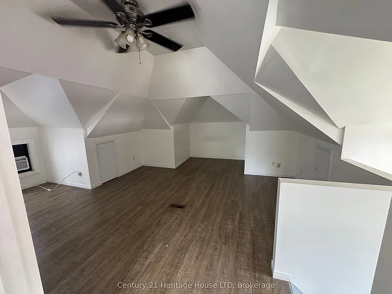 344 Ridge Rd N #3 — Photo 2