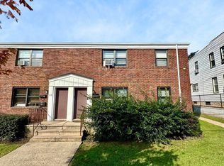 35 Garretson Ave, BAYONNE, NJ 07002
