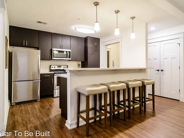 Harbor Village Apartments — Photo 9
