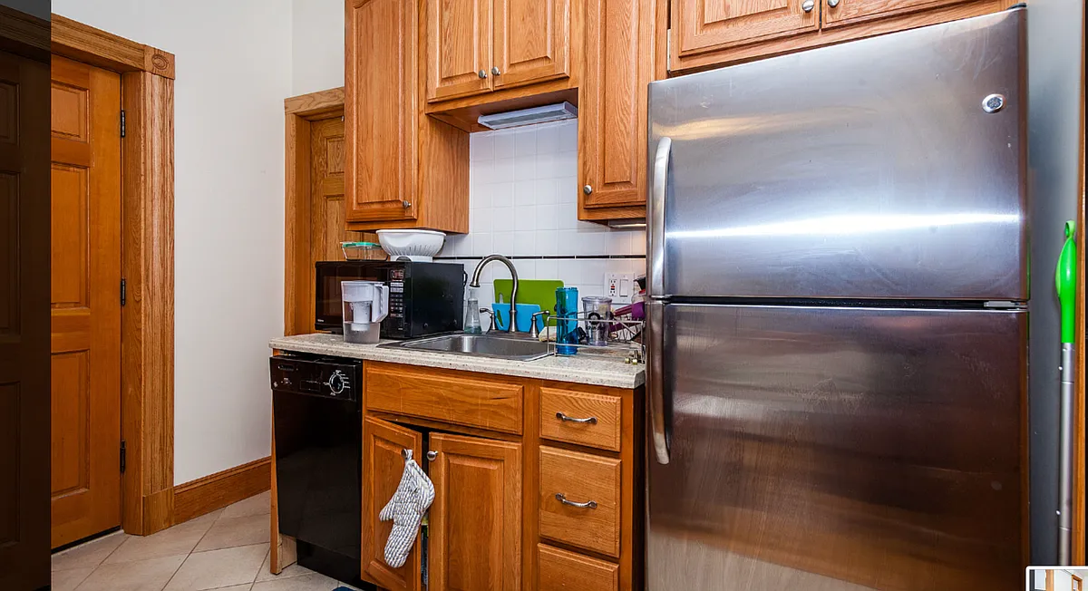 Building Photo - 97 Myrtle St #2