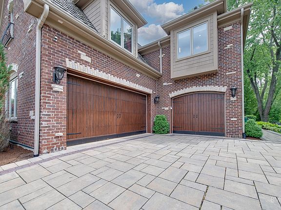 3rd image of 304 Juliana Ln