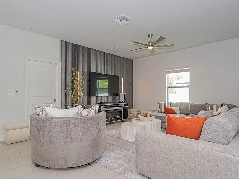 3010 Eldron Blvd SE — Photo 5