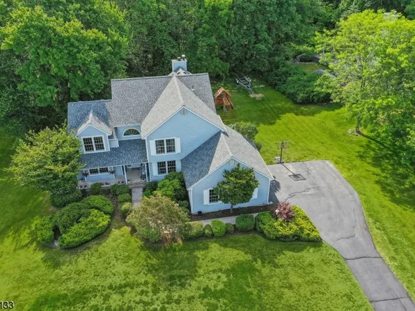 32 Fieldstone Dr, Vernon Twp., NJ 07461