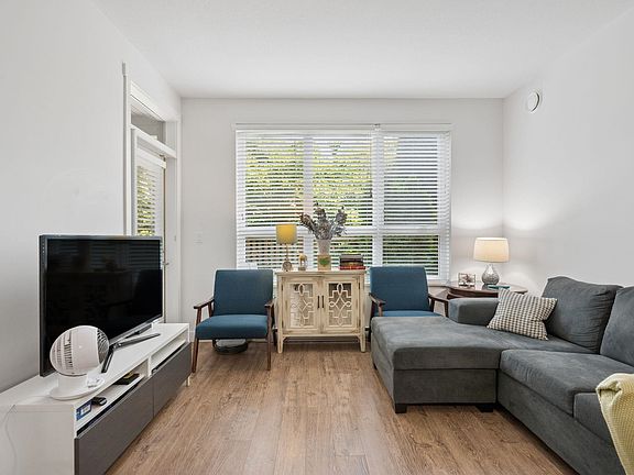 4th image of 15188 29a Ave #102