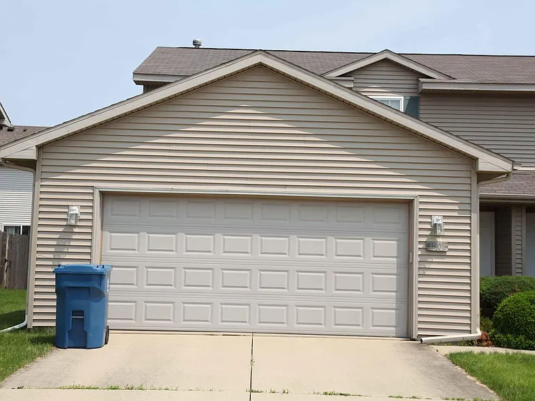 3908 Balmoral Dr — Photo 7