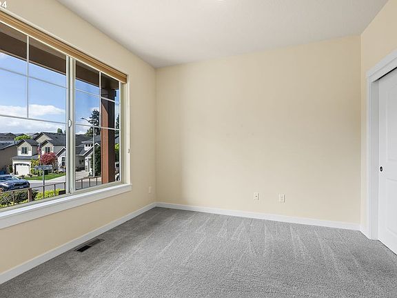 4th image of 3702 NE 83rd Cir