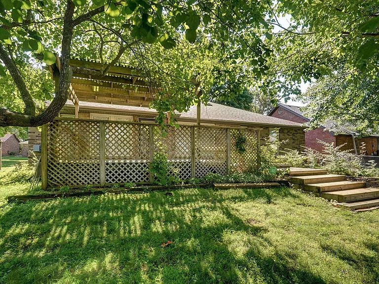 4035 S Parkcrest Ave — Photo 6