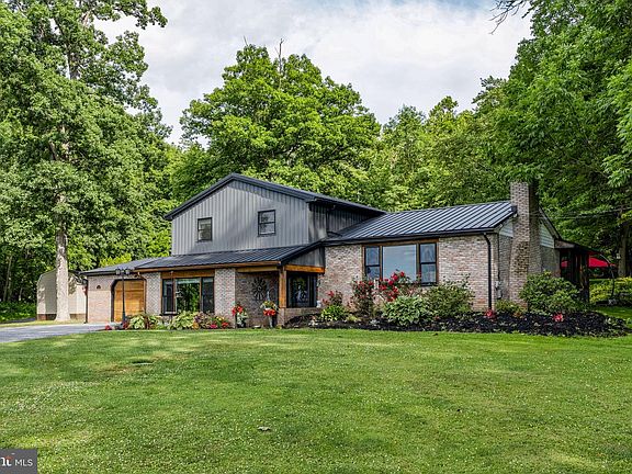 2nd image of 133 Valley View Dr