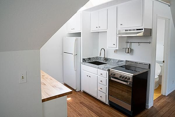 1st image of 530 Avenue Cabrillo