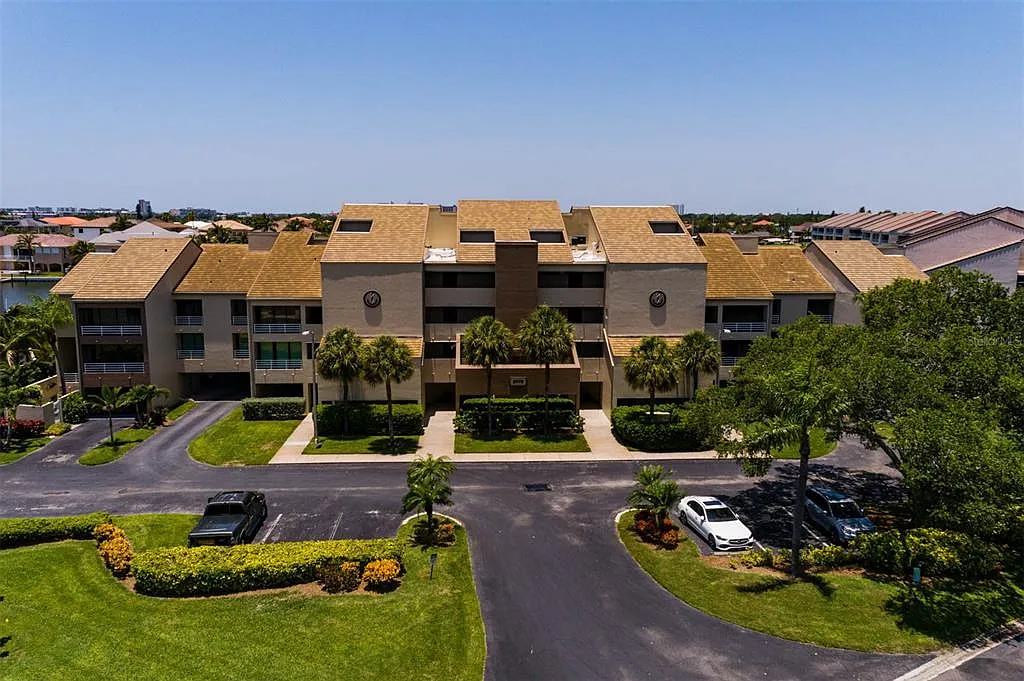 2 bed, 2.0 bath, 1415 sqft, $3,500 — Photo 2