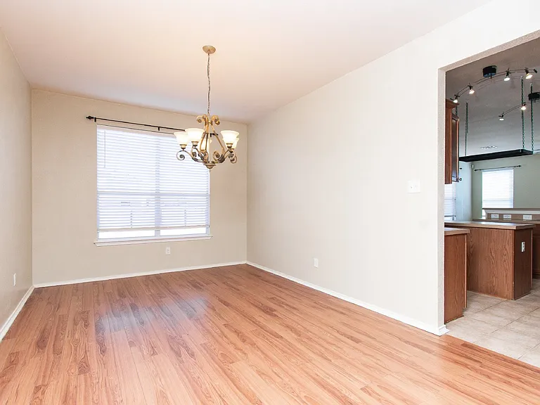 5503 Bridgewood Dr — Photo 4