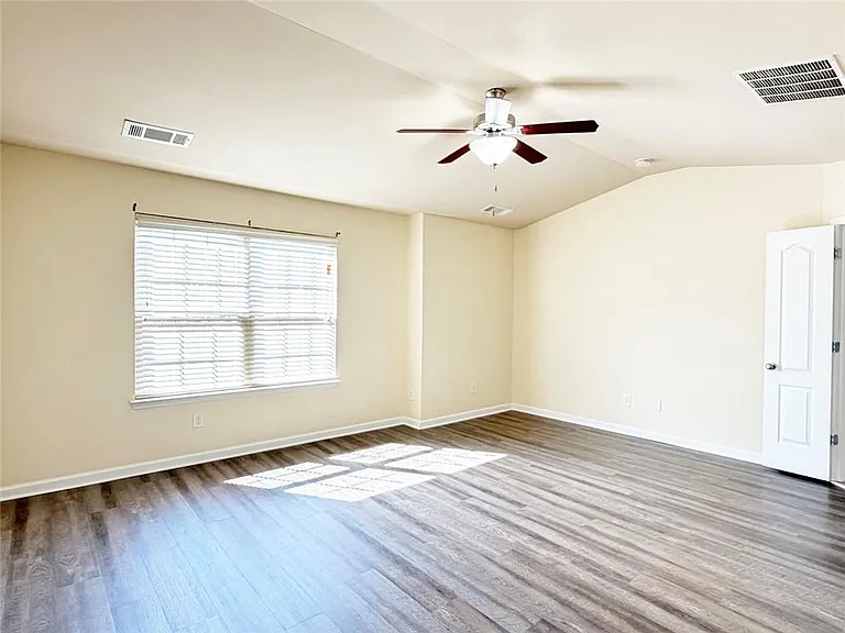 3712 Brockenhurst Dr — Photo 10