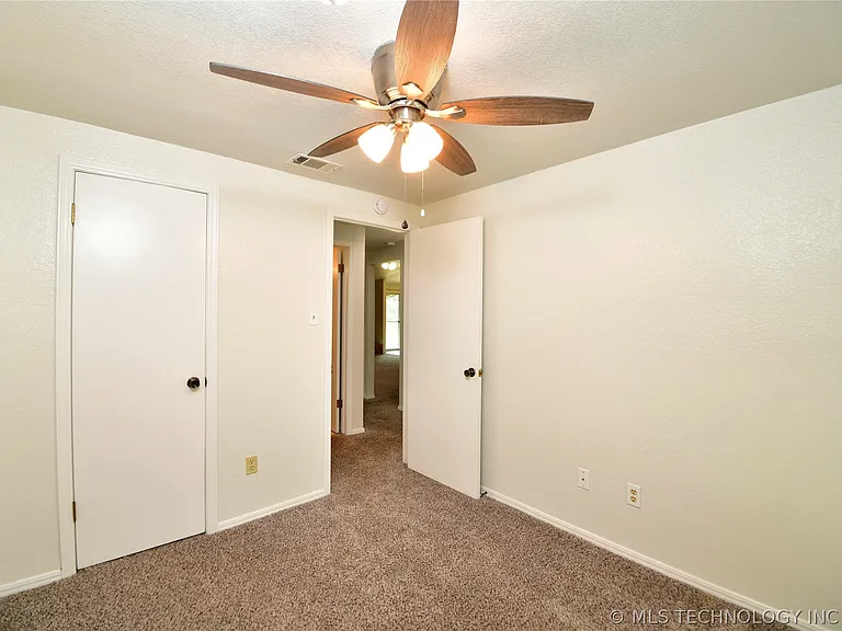 10056 S 91st East Ave — Photo 17