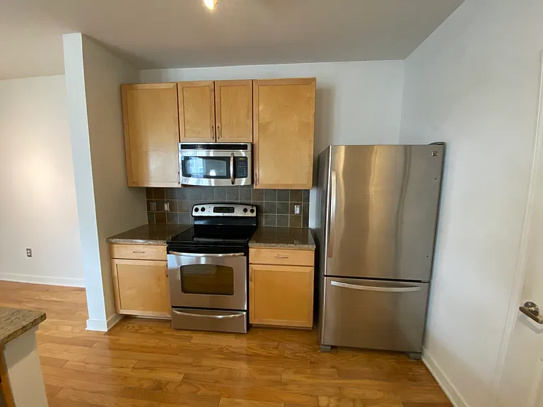 3000 Vanderbilt Pl #320 — Photo 8