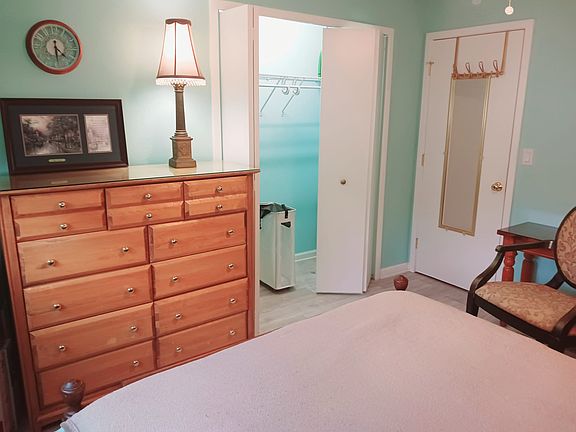 4th image of 709 Richards Ave