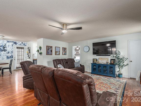 5th image of 506 Plantation Dr