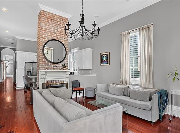 4th image of 831 Atlantic Ave
