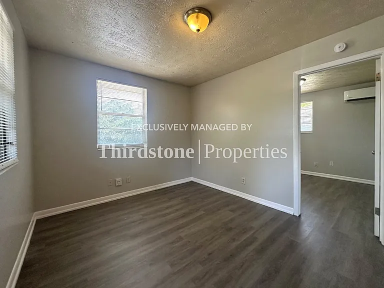 7334 Linda Dr — Photo 1