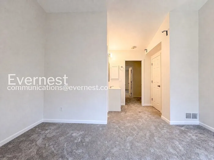 2701 E Nichols Cir — Photo 15