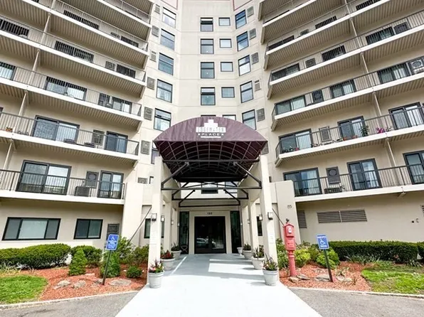 133 Commander Shea Blvd APT 612, Quincy, MA 02171