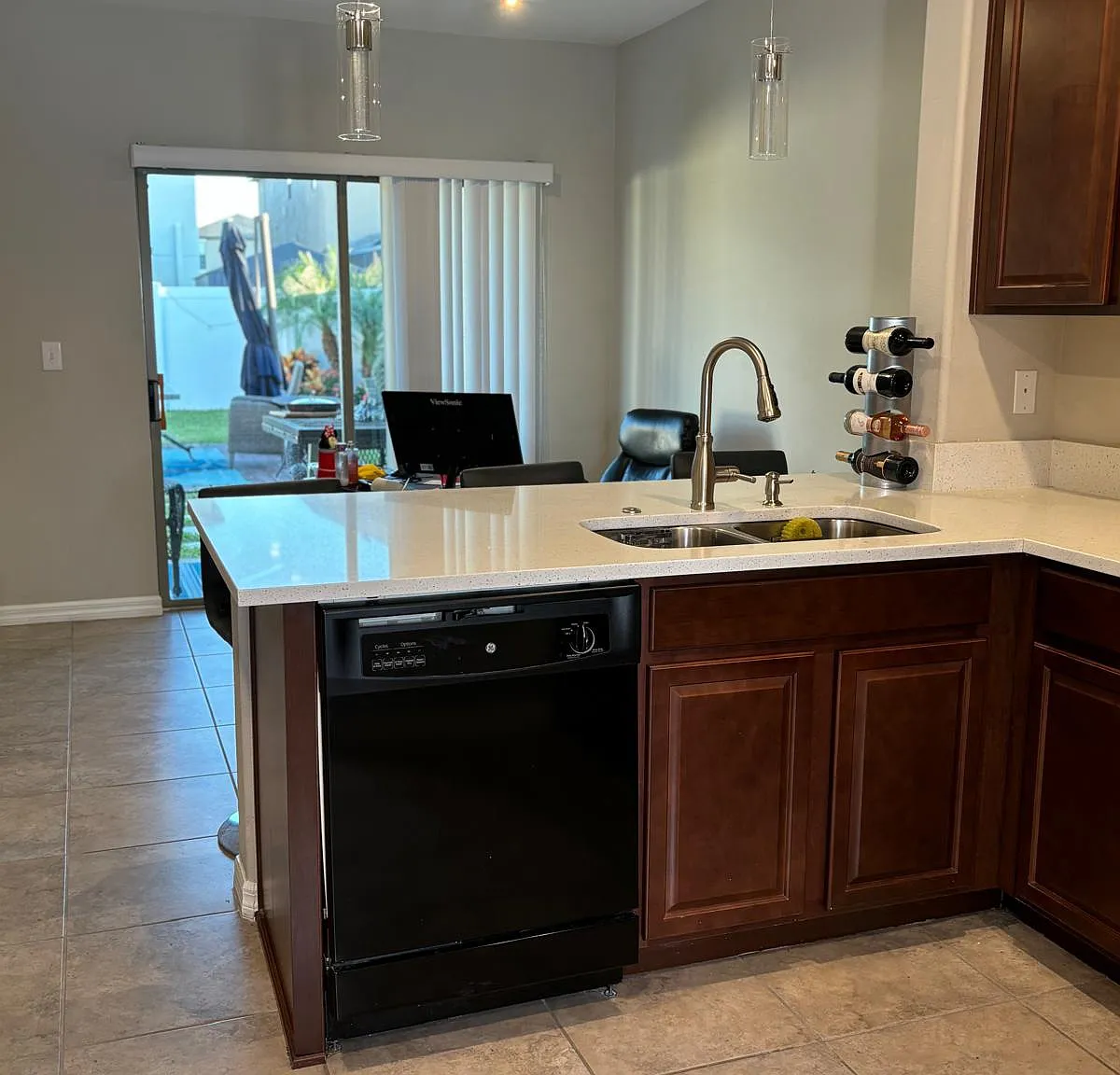 3 bed, 1568 sqft, $2,500 — Photo 3
