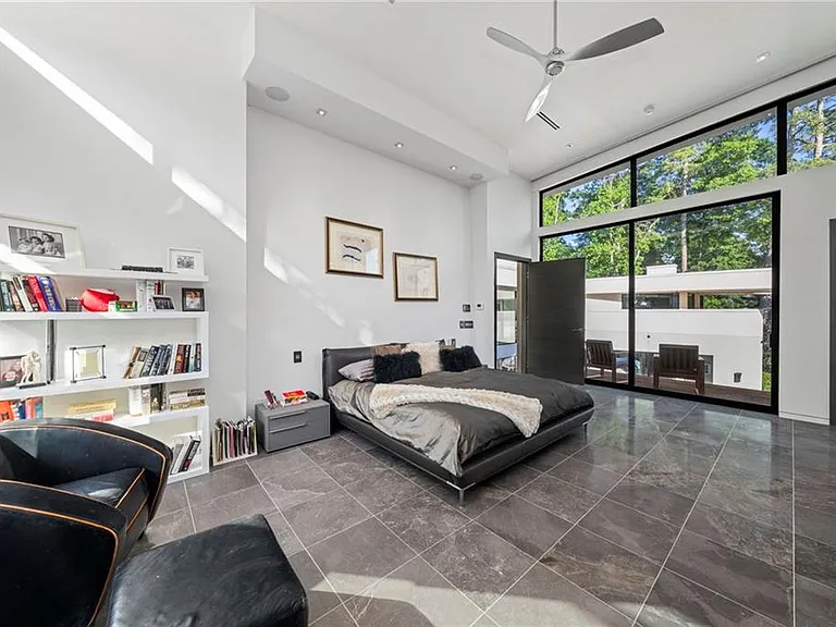 937 Berkshire Rd NE — Photo 40