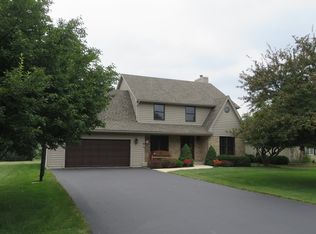 4902 N Waltshire Ln, McHenry, IL 60051