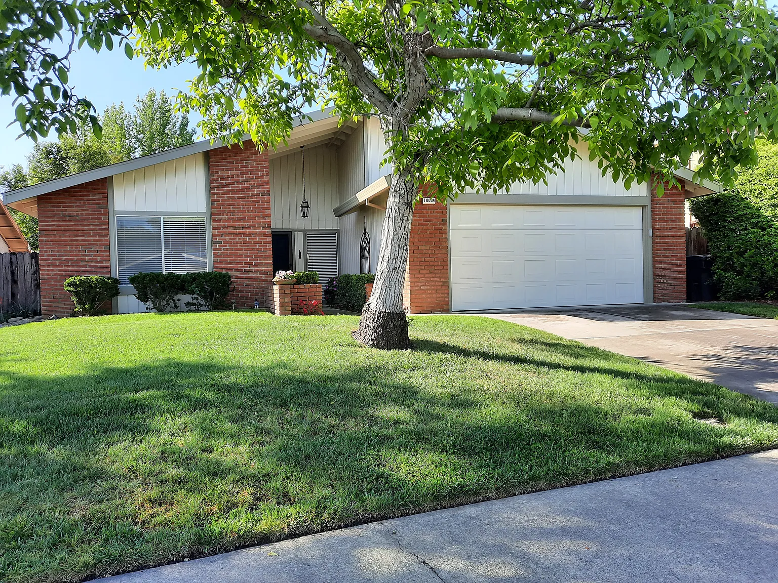 10034 Yukon River Way photo 1