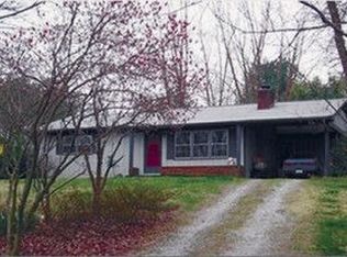 102 Cedar Creek Dr, Hendersonville, NC 28792