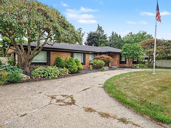 3rd image of 11584 Chicago Rd