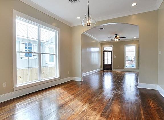 5th image of 1223 Touro St
