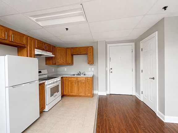 3rd image of 59 Plaza Ave #48A